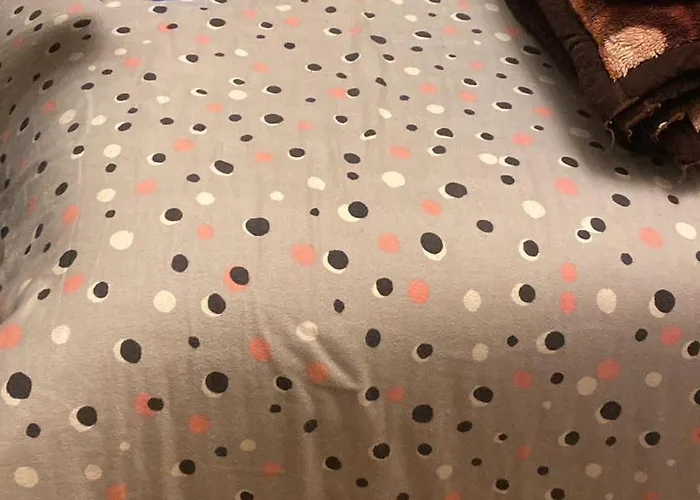 Einzel Zimmer Mit Gemeinsamen Kueche Und Badezimmer